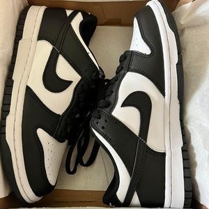 Nike Low Dunks 5Y Women’s 6.5 NIB 🐼